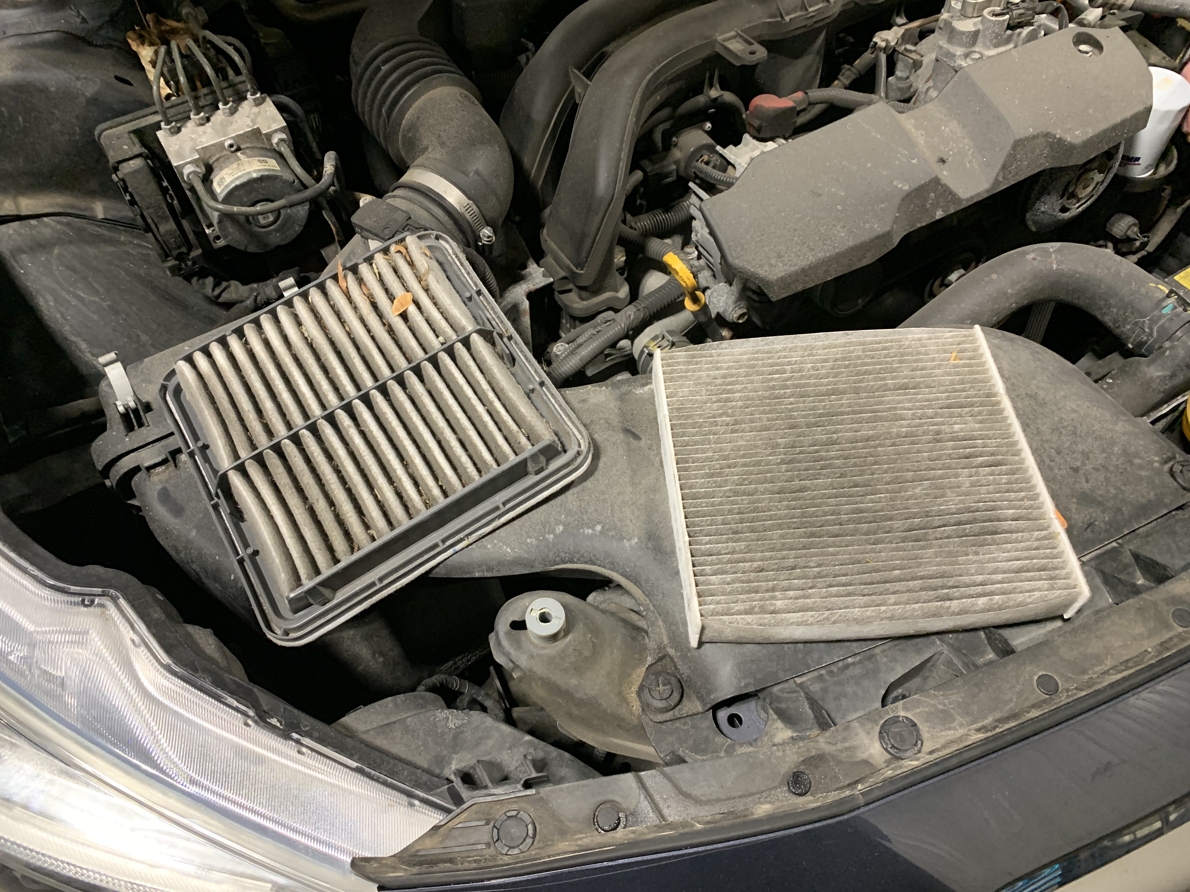 Dirty Vehicle Air Filters | Lou's Car Care Center, Inc.